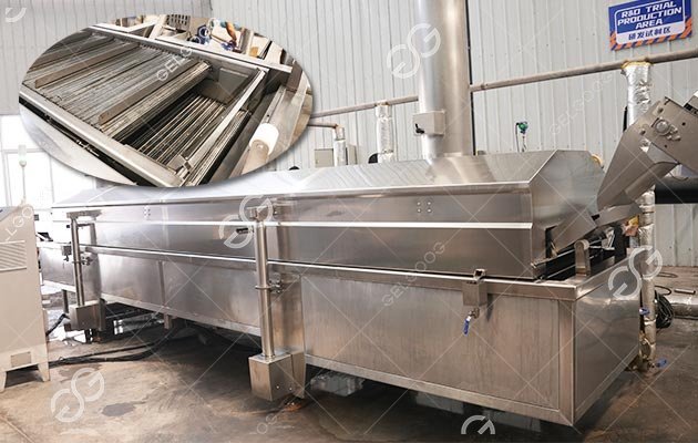 Máquina industrial para freír anchoas